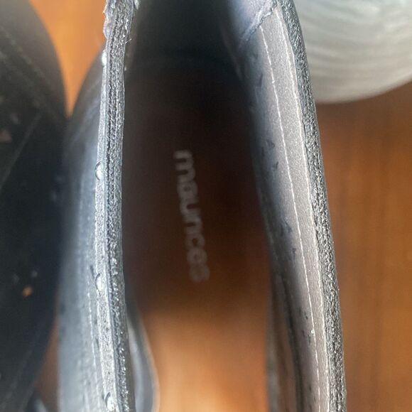 Maurices Women’s Gray Metallic Perforated Block Heel Sandals Size 9 - Picture 8 of 13